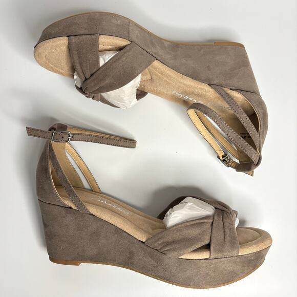 Dirty Laundry DL Dive In Platform Wedge Sandal in Dusty Taupe - Picture 6 of 8